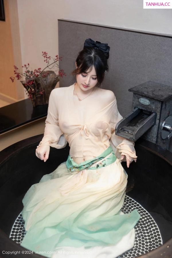 陈诗诗 诗诗 [XiuRen]高清写真图 2024.02.22 No.8128 诗诗kiki 性感美臀第47张图片